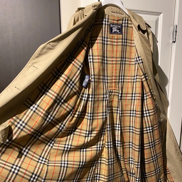 Genuine Vintage Burberry Trench Coat - Picture 4 of 9